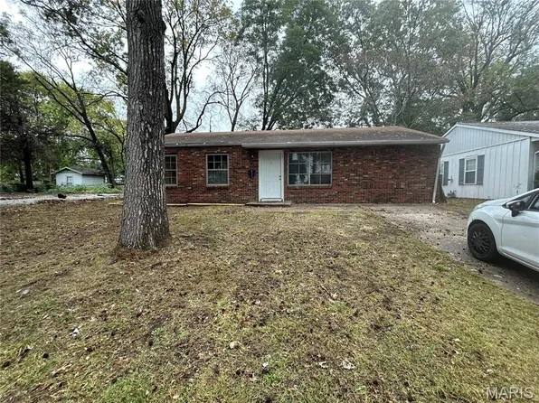 1125 Saint Boniface Dr, Cahokia, IL 62206
