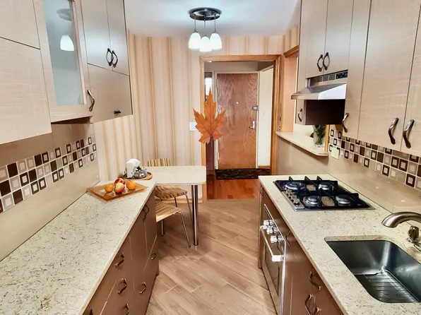 2626 Homecrest Avenue image 3 of 8