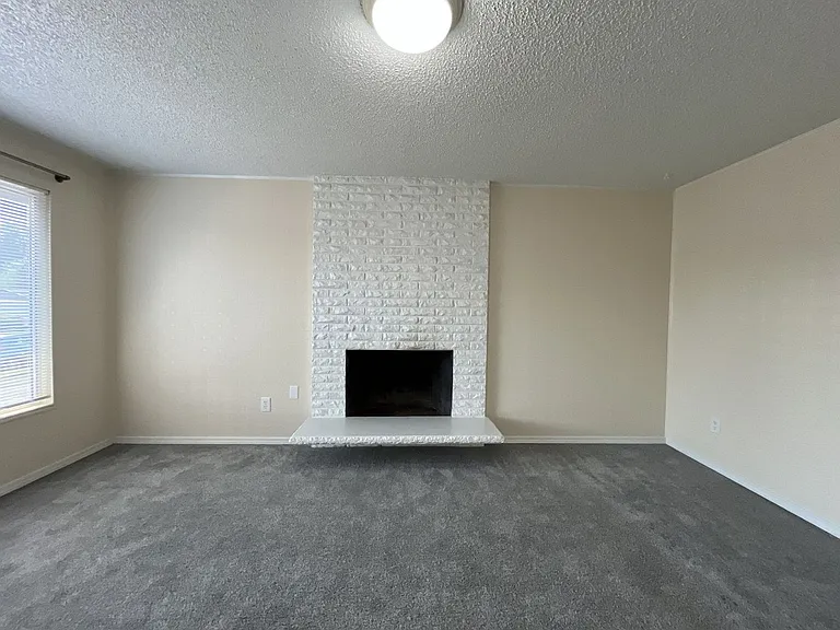 687 SE Barnes Ave — Photo 14