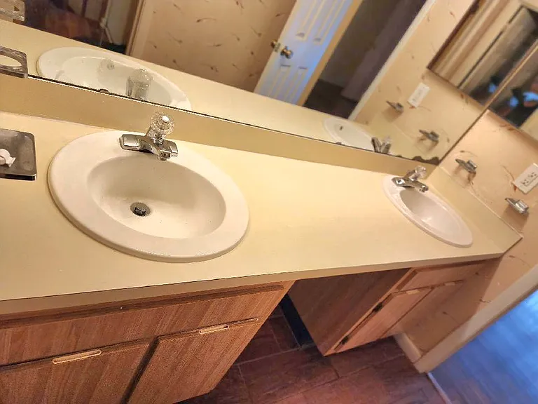 2136 SW 39th Dr — Photo 14