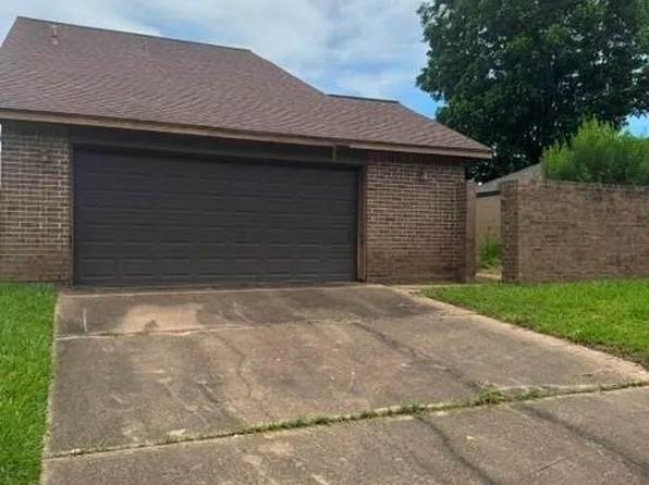 7910 Chancel Dr, Houston, TX 77071