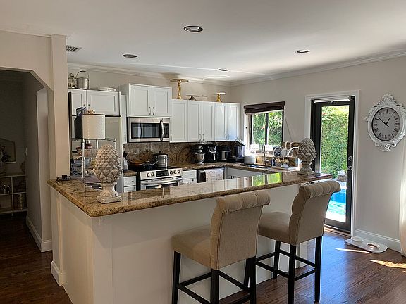 3rd image of 432 Loretto Ave