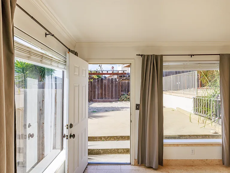 1225 Mescal St #B — Photo 13