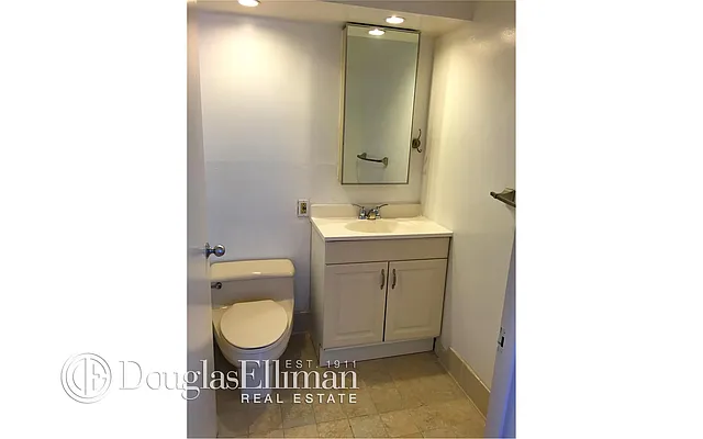 Rented by Douglas Elliman | media 33