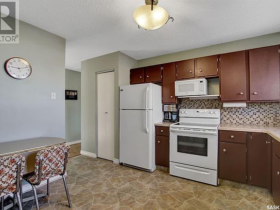 3rd image of 41 Mackenzie Mews