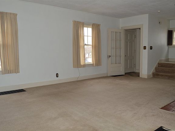 2nd image of 920 Garfield Ave