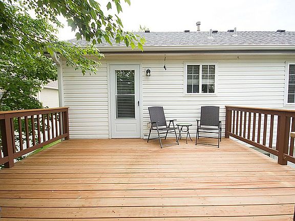 3rd image of 1524 W Garfield Cir