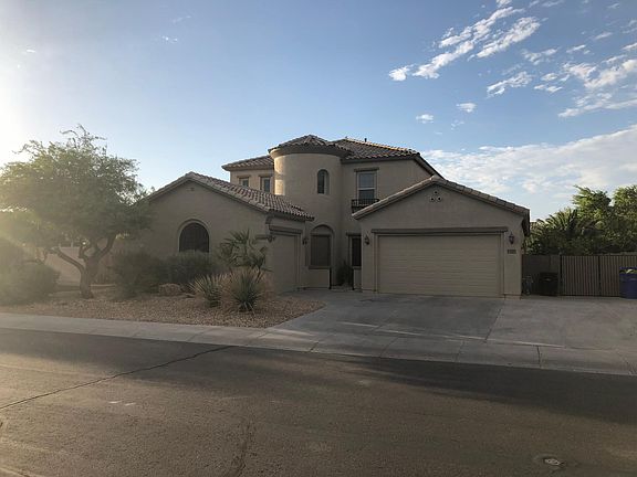 2nd image of 2818 E Balsam Dr