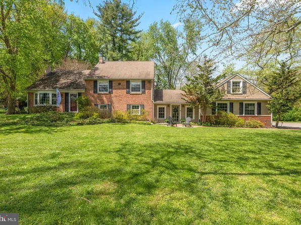 207 Anthony Wayne Dr, Wayne, PA 19087