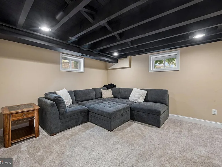704 Swarthmorewood Ln — Photo 15