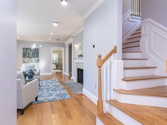 4th image of 247 Forest Ave