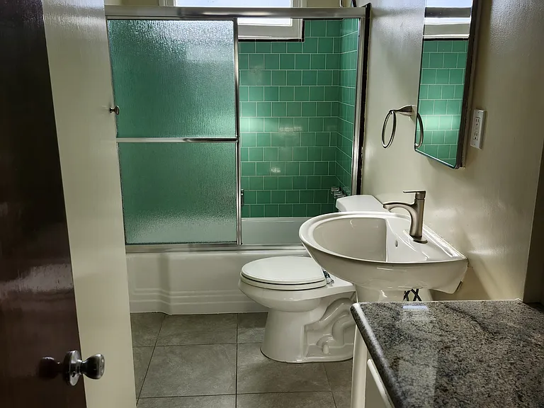 405 N Mentor Ave #2 — Photo 8
