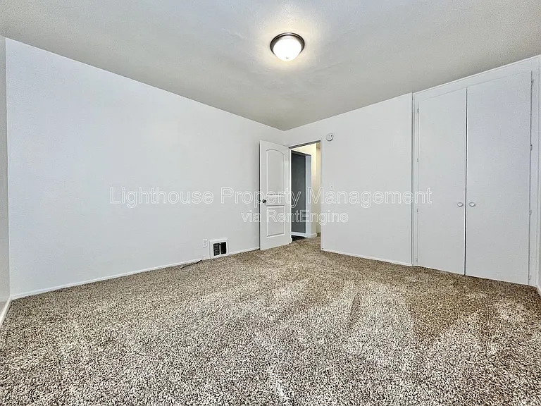 1215 Ottillia St SE #D — Photo 10