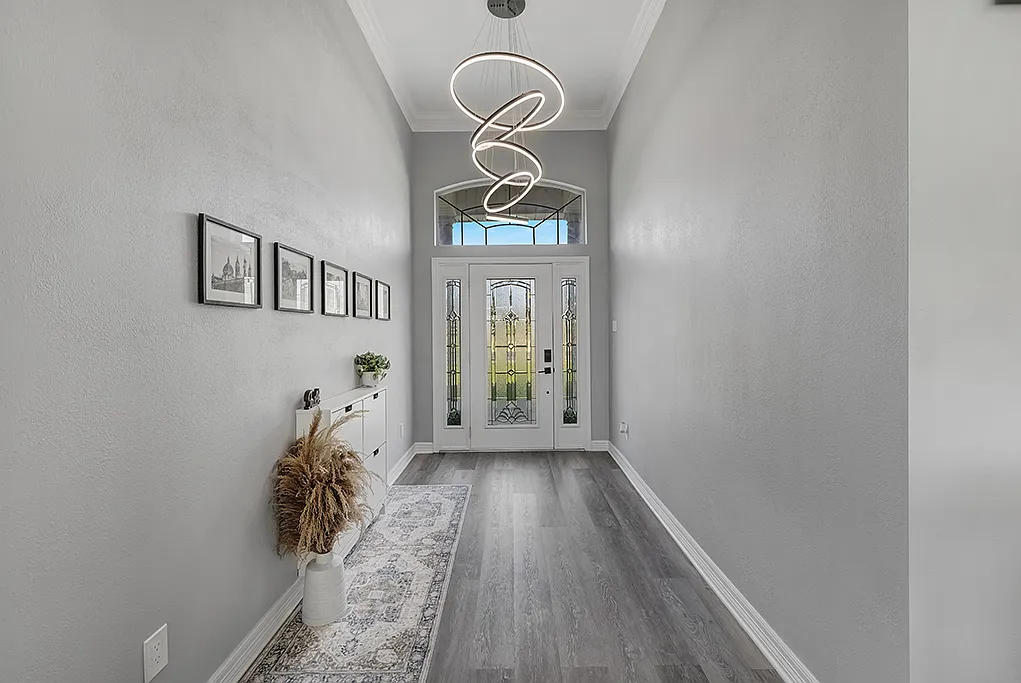 5 bed, 3.5 bath, 3649 sqft, $4,500 — Photo 3