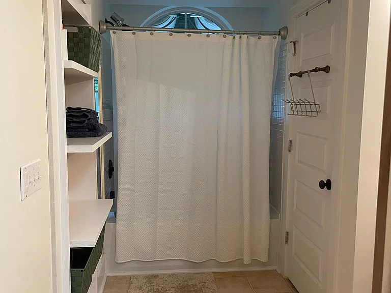 386 Riverview Dr — Photo 13