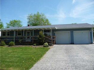 121 Margaret Rd, Amherst, NY 14226