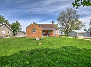1026 E Jackson St, Sullivan, IL 61951