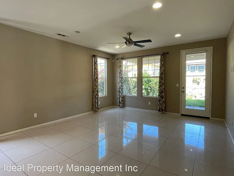 159 Fieldwood — Photo 5
