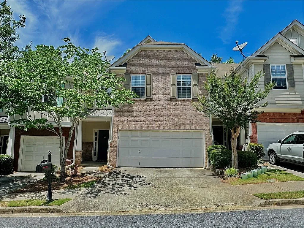 3 bed, 2.5 bath, 1814 sqft, $2,300 — Photo 1