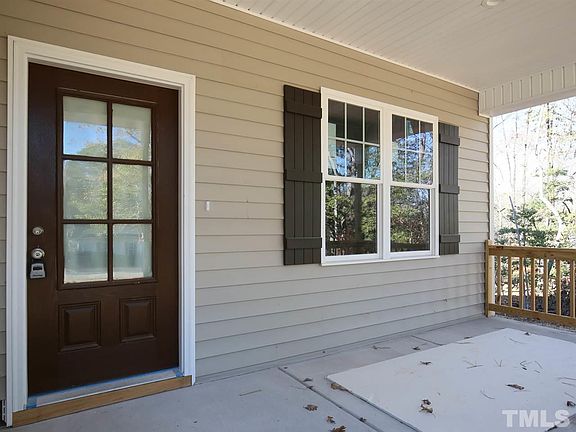 2nd image of 601 Carolina Oaks Ave