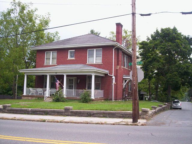 1st image of 401 N Kanawha St