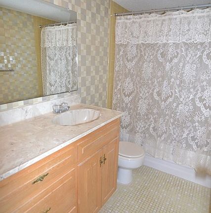 5th image of 925 N Halifax Ave APT 503