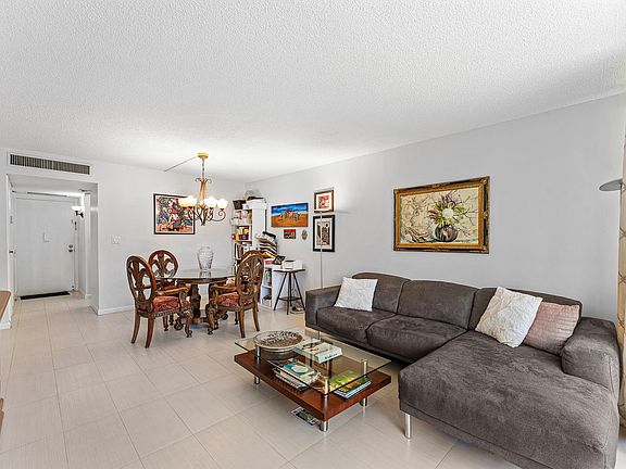 5th image of 20500 W Country Club Drive #210