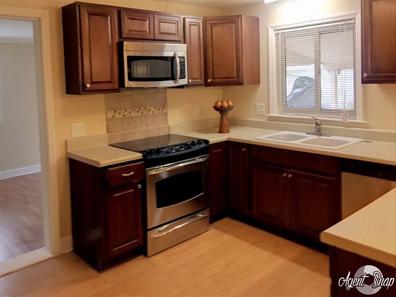 4th image of 1212 Murray Dr