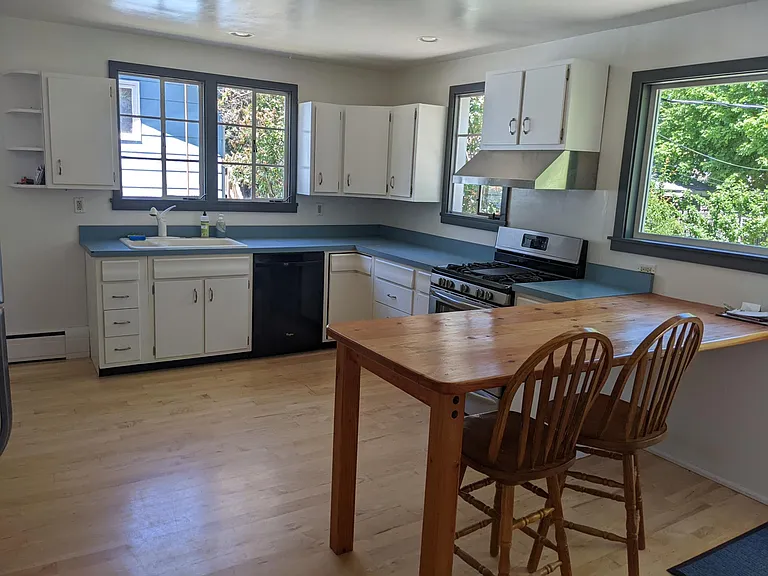 318 S 9th Ave — Photo 5
