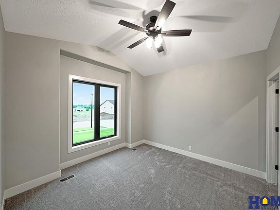 4th image of 931 N 107th St