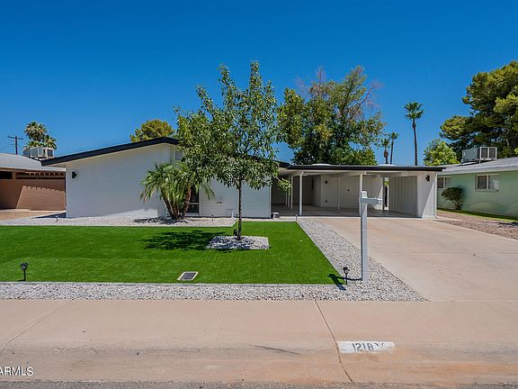 4th image of 1218 E Laguna Dr