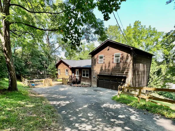 249 Northern Spy Dr, Linden, VA 22642