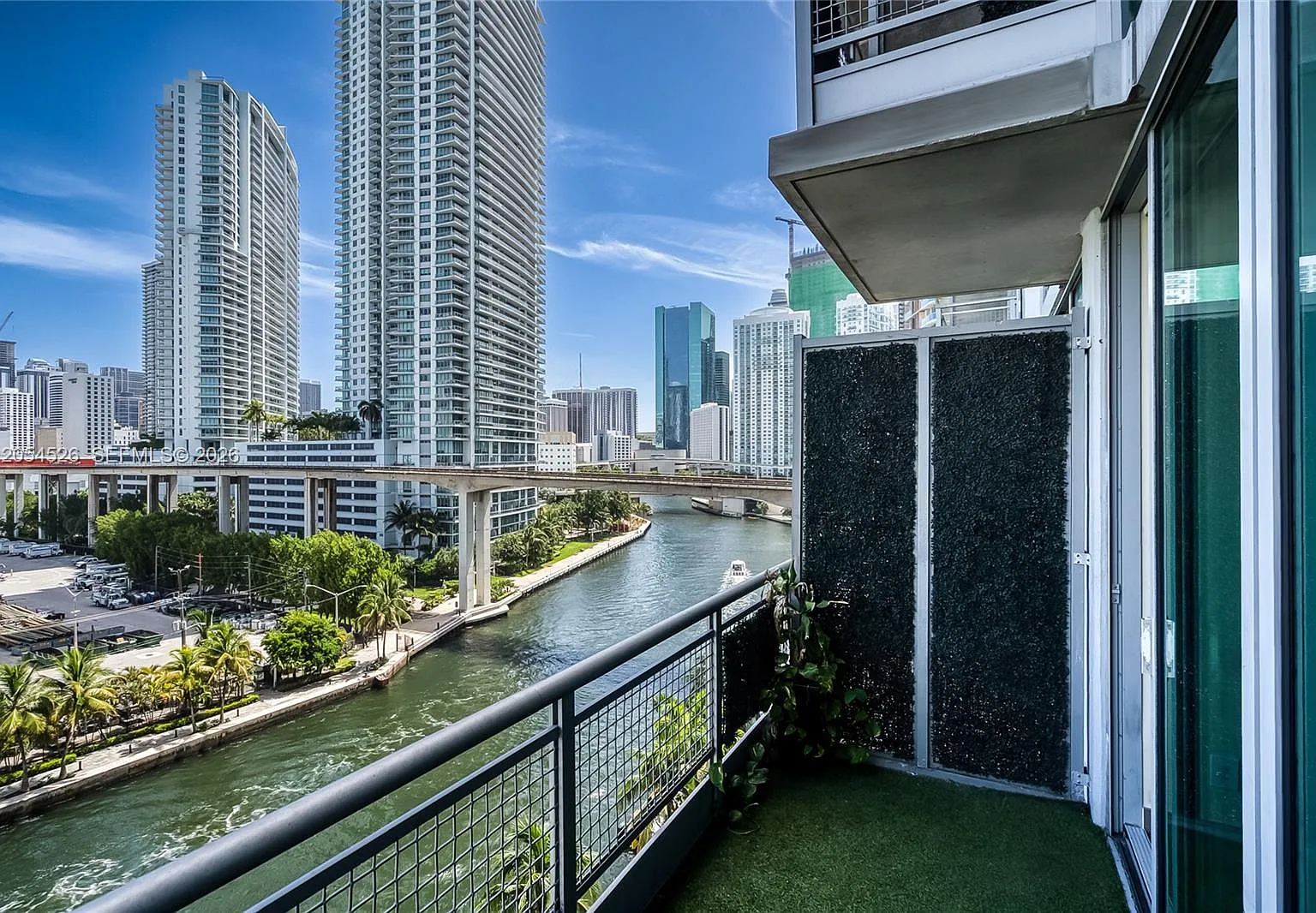 Neo Vertika Condo — Photo 1