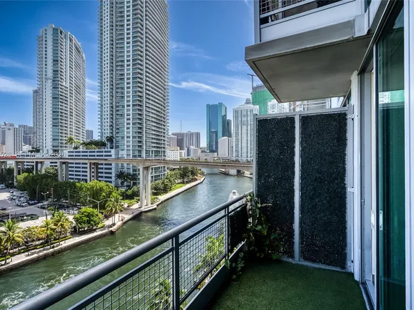 690 SW 1st Ct, Miami, FL