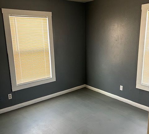 4th image of 806 Stetson Ave