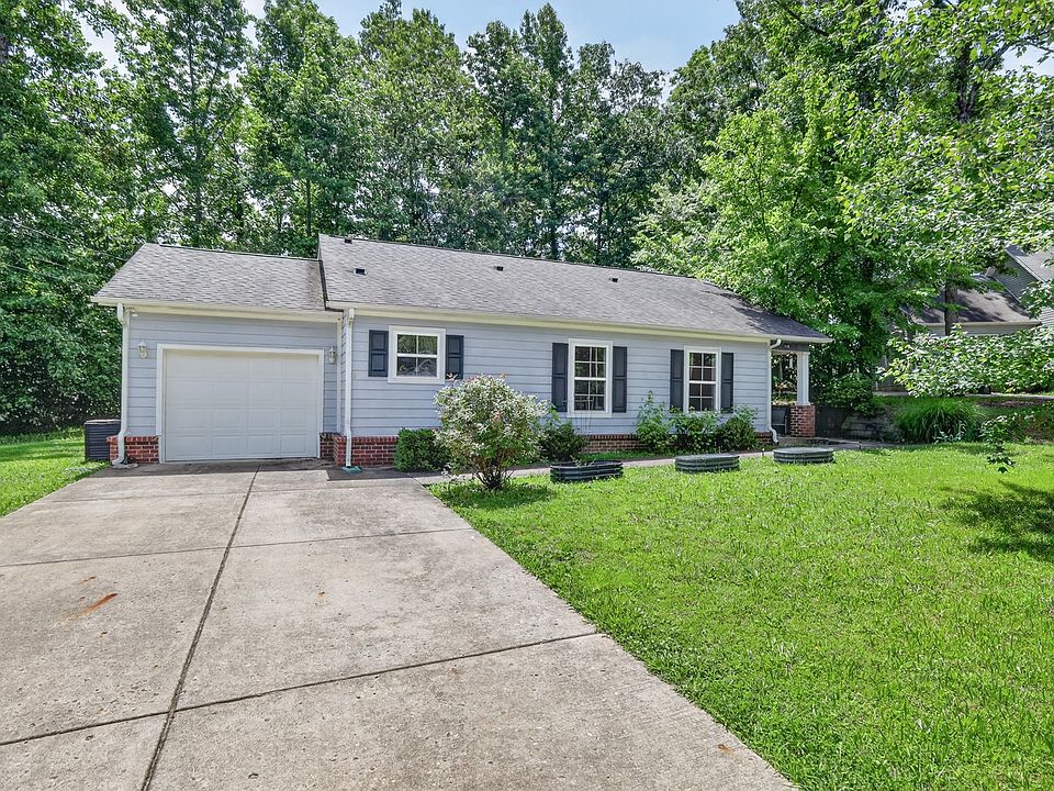 1st image of 119 Silver Leaf Cir