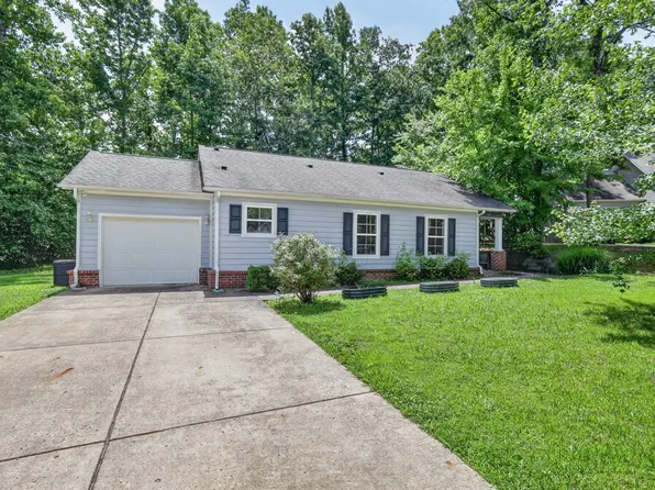 119 Silver Leaf Cir, Dickson, TN 37055