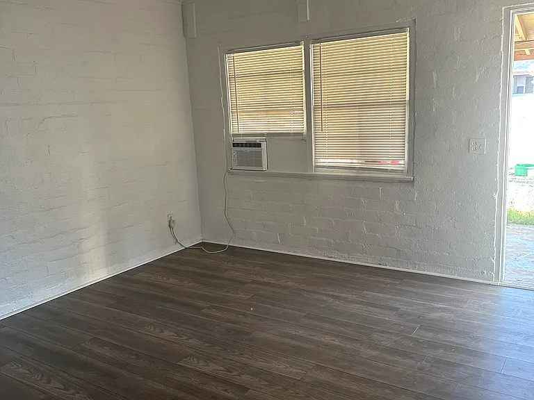 6598 Oasis Ave #6 — Photo 5