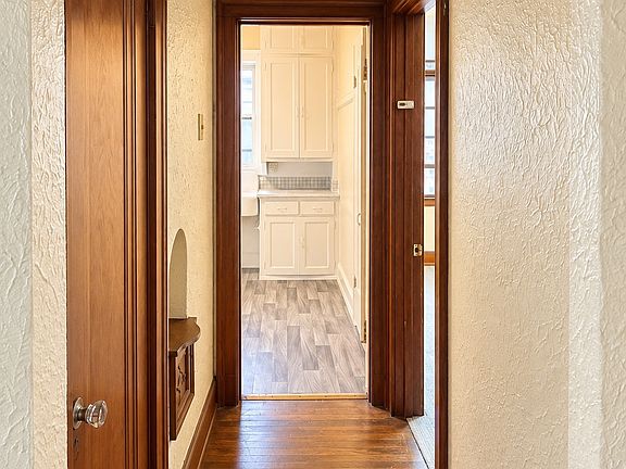 5th image of 3127 W Greenfield Ave #2