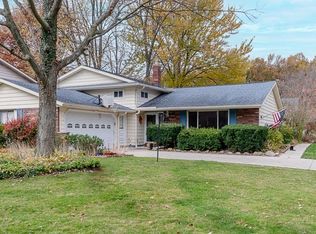 26492 Sudbury Dr, North Olmsted, OH 44070