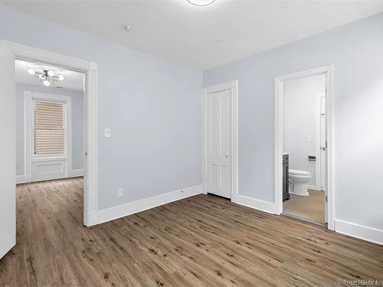 55 Admiral St #2 — Photo 16