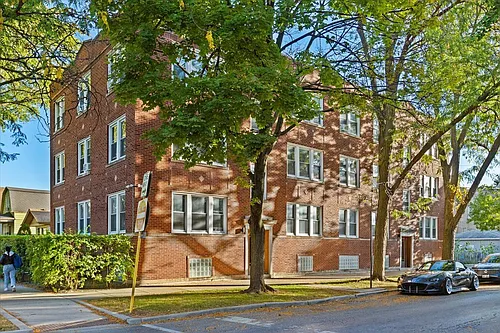 2520 W Belle Plaine Ave #1 Photo 1