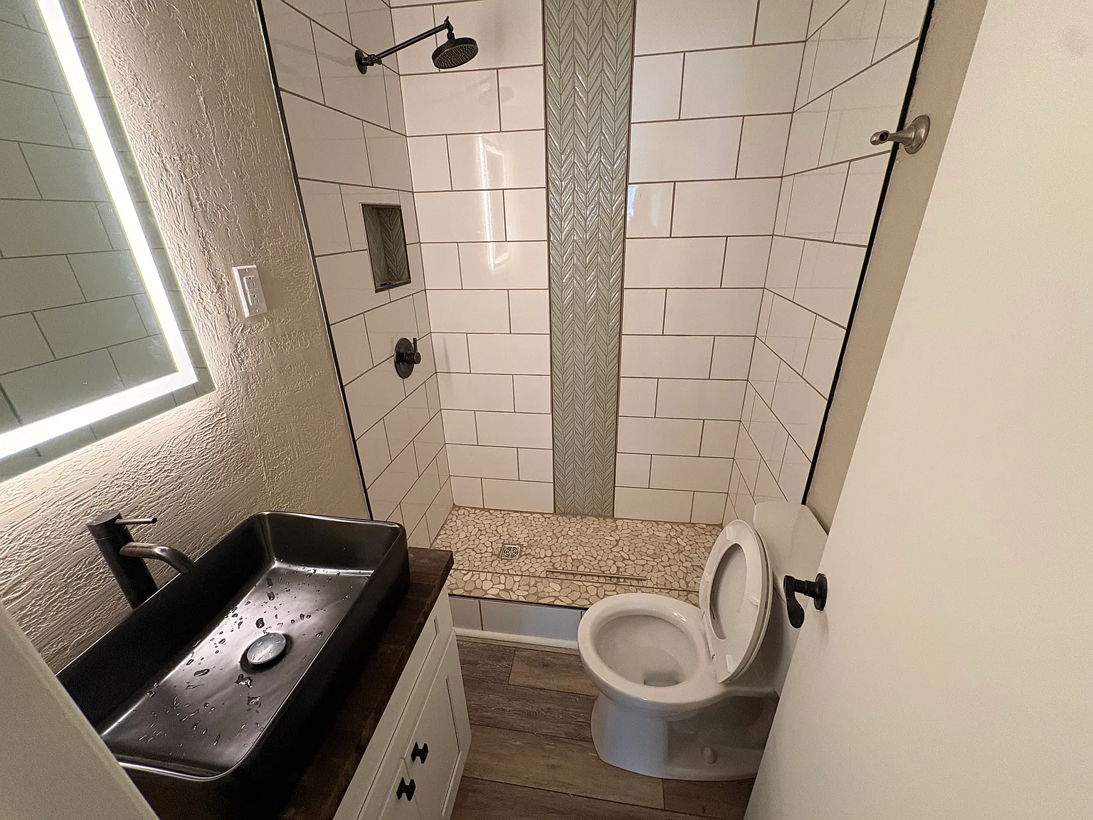 2 bed, 1000 sqft, $1,700 — Photo 4