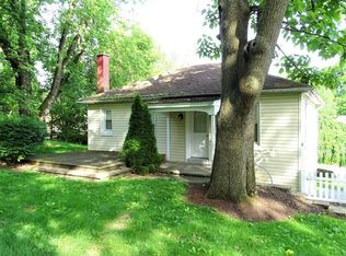 25 3rd St #A, Akron, PA 17501