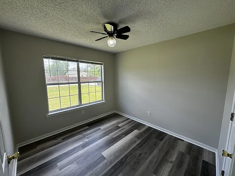 451 Sabreena Cir — Photo 6