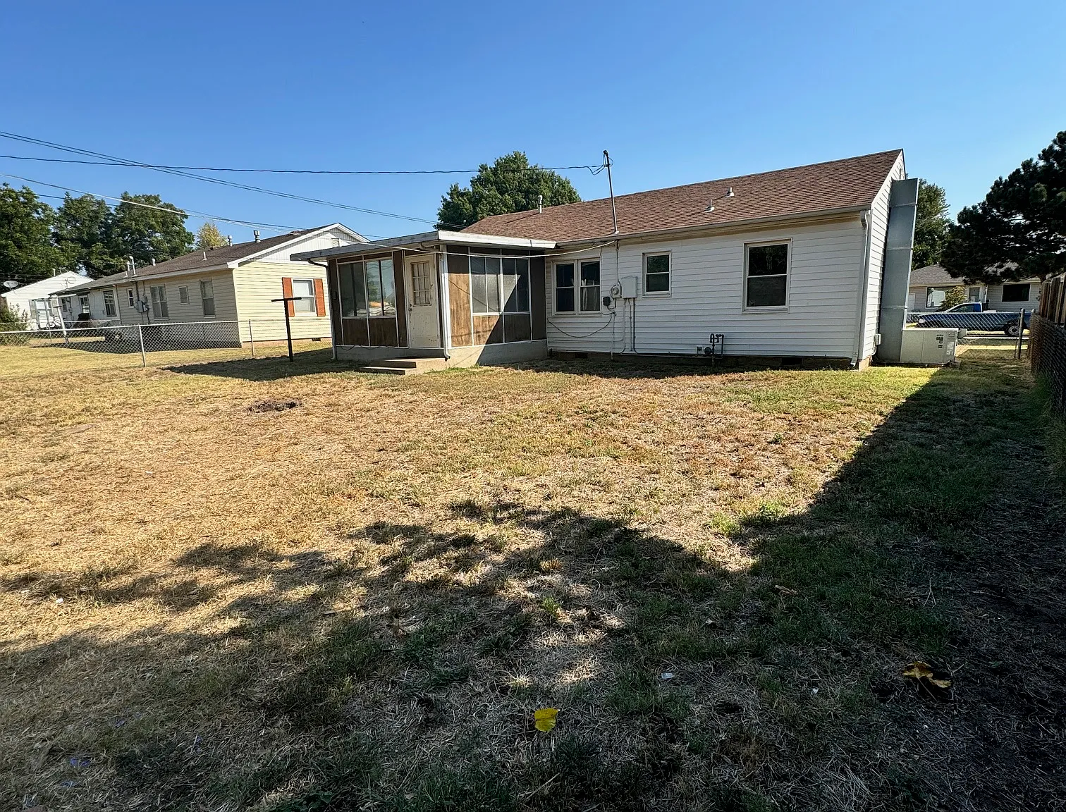 3 bed, 1096 sqft, $1,200 — Photo 4
