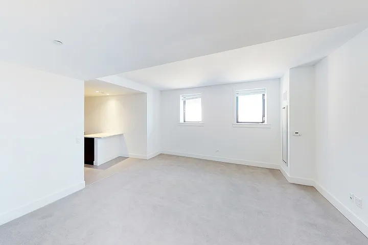 Shoreland — Photo 155