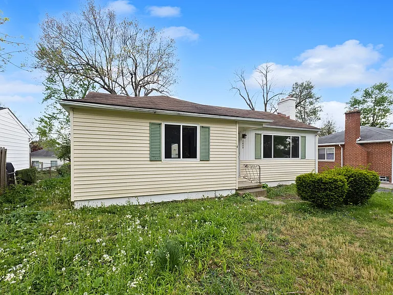 2635 Woodstock Rd — Photo 2