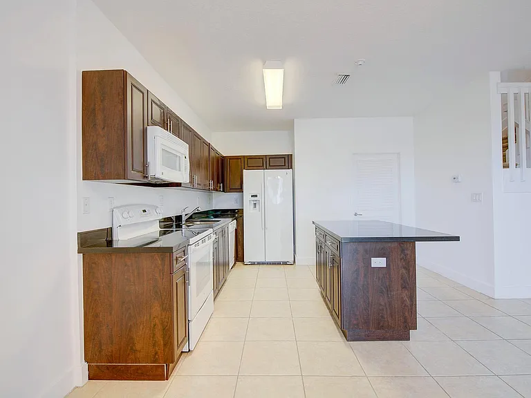 22447 SW 102nd Ave — Photo 25
