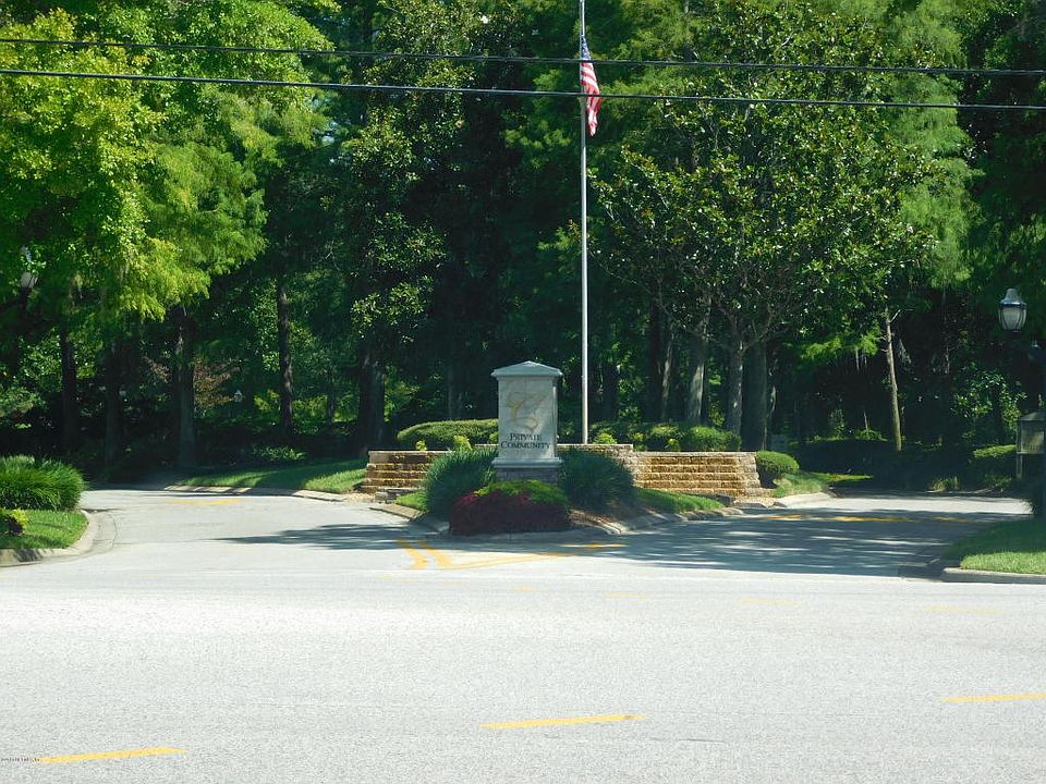 2nd image of 2690 Seneca Dr